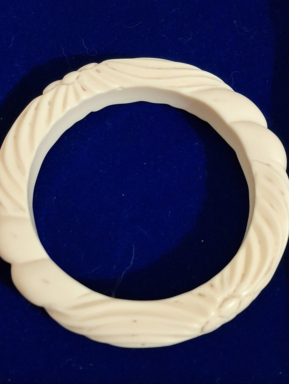 Vtg 40s Celluloid Faux Ivory Floral Bangle Bracelet, Molded Carved Early Plastic
